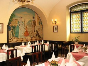 Százéves Étterem (Ristorante di cento anni)